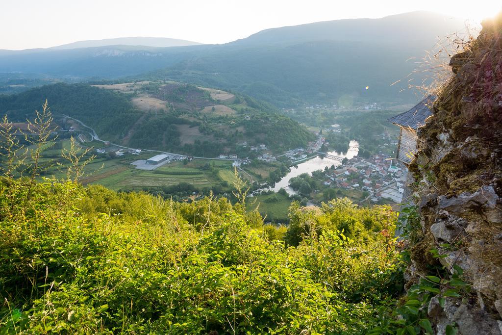 Hotel Auto Kamp Lav Kulen Vakuf Exteriér fotografie