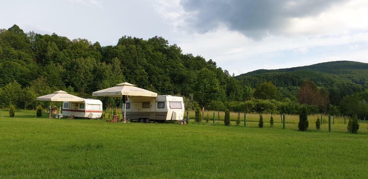 Hotel Auto Kamp Lav Kulen Vakuf Exteriér fotografie