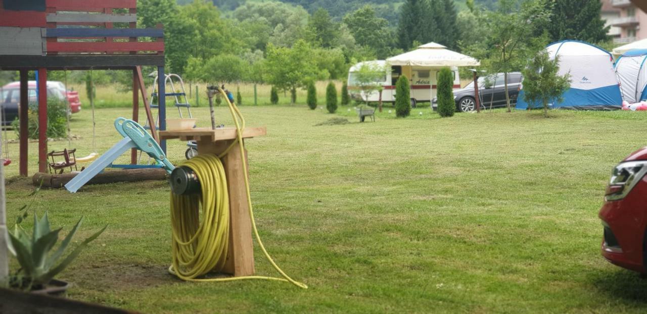 Hotel Auto Kamp Lav Kulen Vakuf Exteriér fotografie